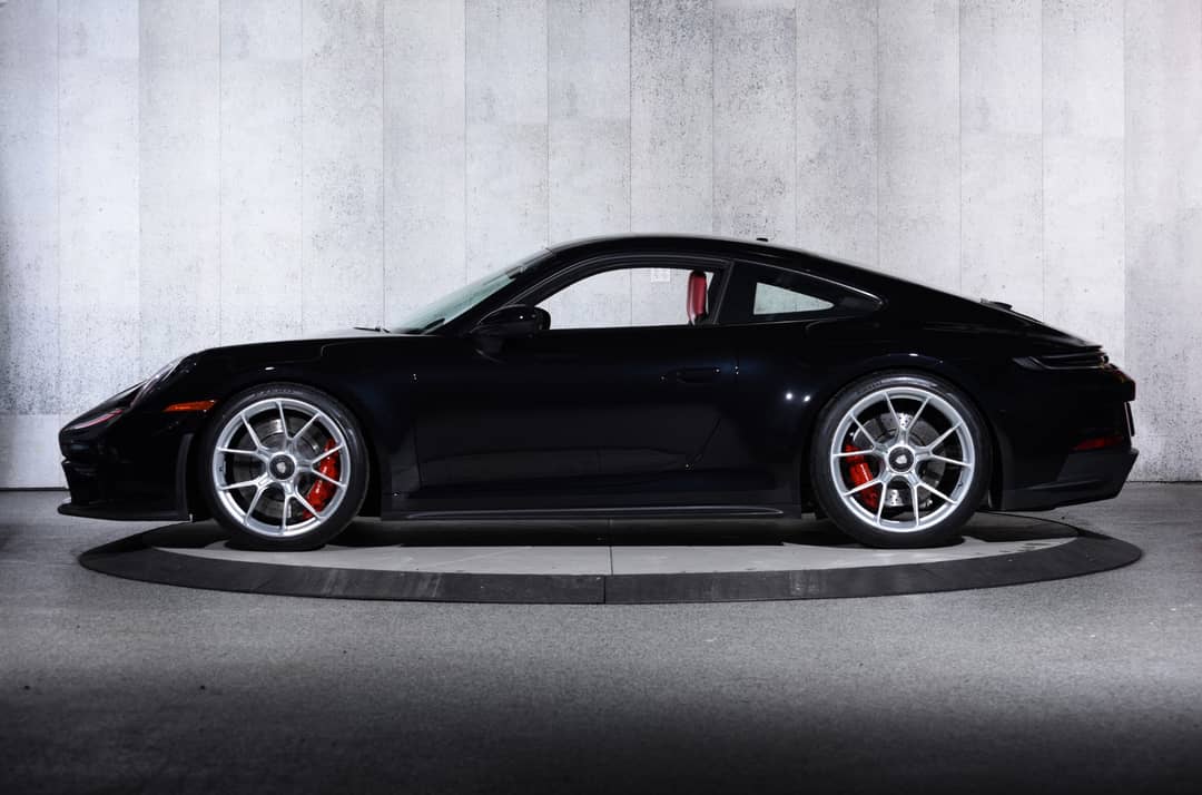 2022 Porsche 911 GT3 Touring — photo 11