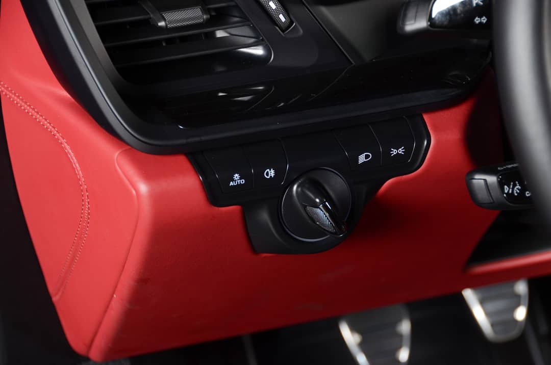 2022 Porsche 911 GT3 Touring — photo 32