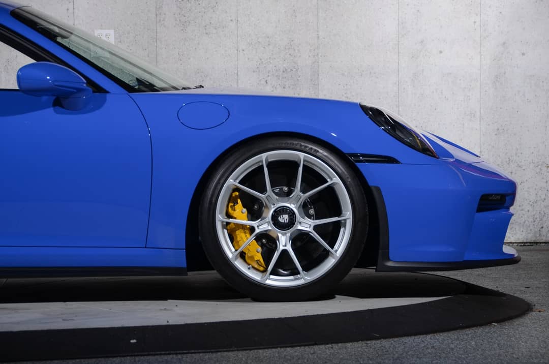 2022 Porsche 911 GT3 Touring — photo 3