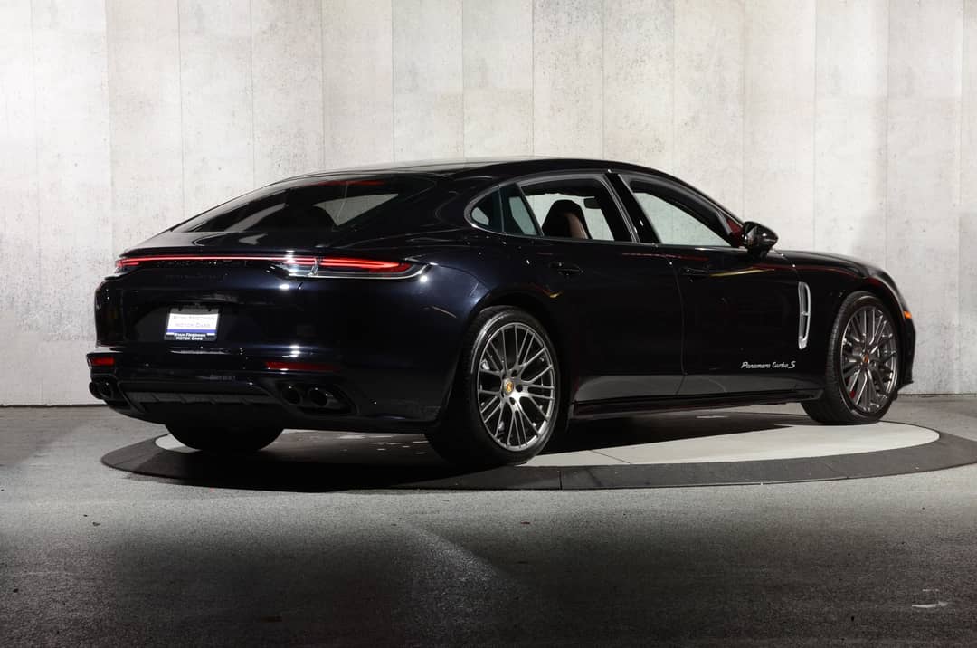 2023 Porsche Panamera Turbo S Executive — photo 11