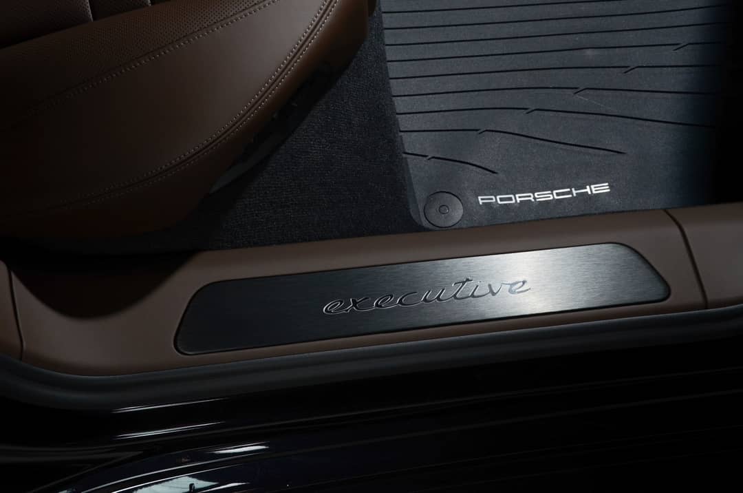 2023 Porsche Panamera Turbo S Executive — photo 17