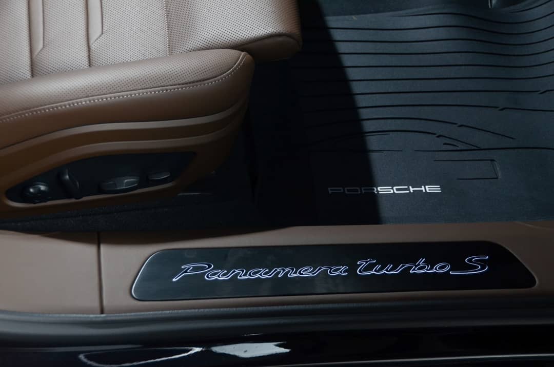 2023 Porsche Panamera Turbo S Executive — photo 24
