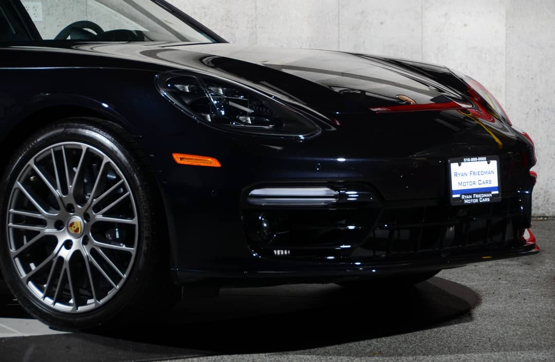 2023 Porsche Panamera Turbo S Executive — photo 4
