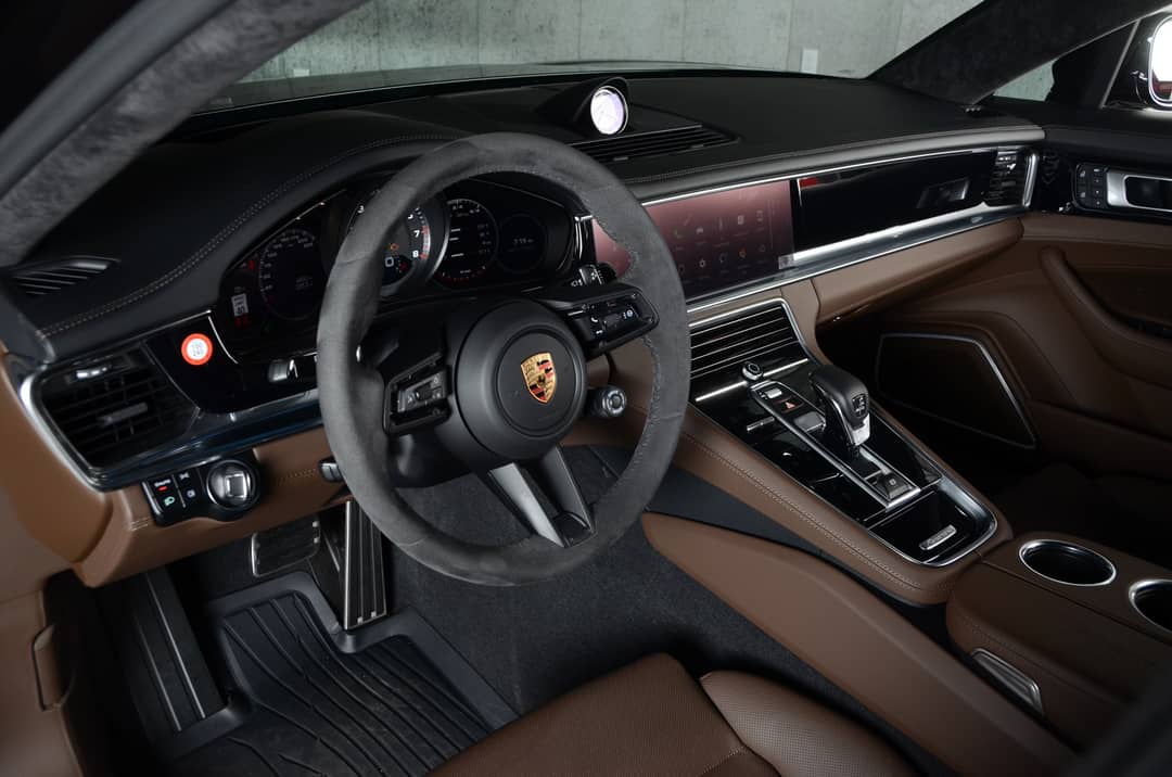 2023 Porsche Panamera Turbo S Executive — photo 30