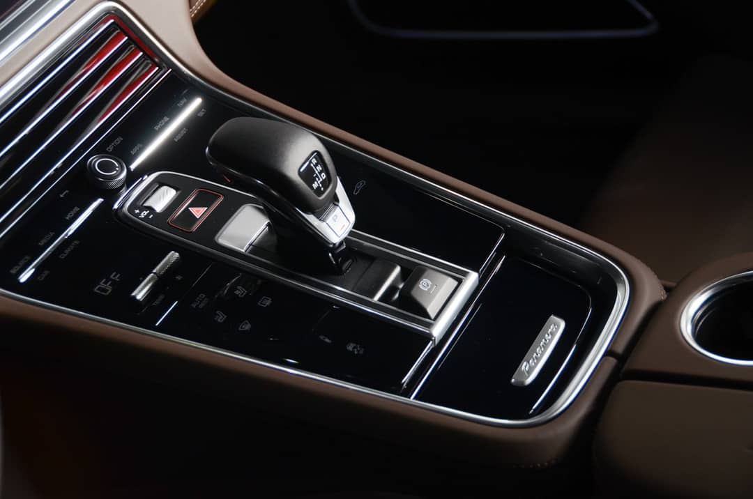 2023 Porsche Panamera Turbo S Executive — photo 32