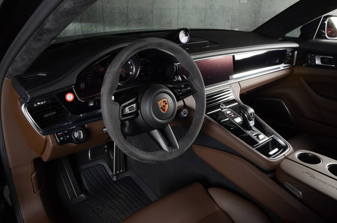 2023 Porsche Panamera Turbo S Executive — photo 36