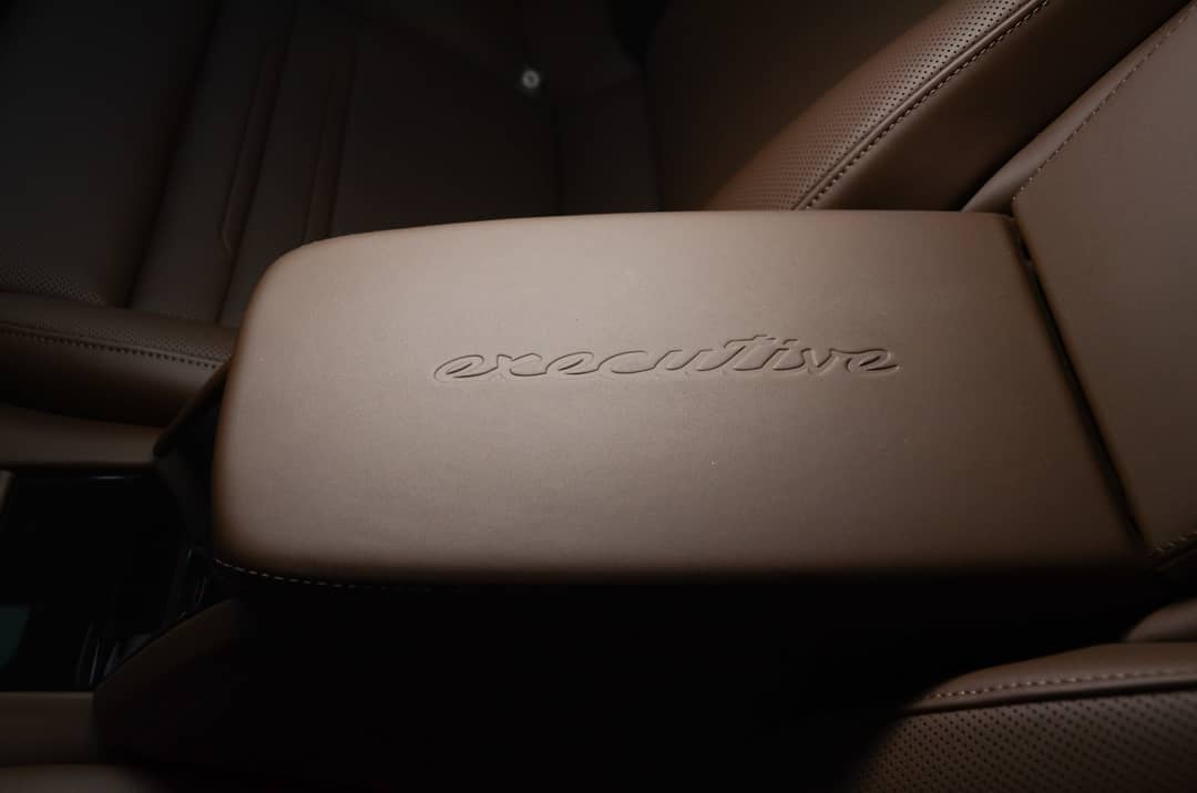 2023 Porsche Panamera Turbo S Executive — photo 43
