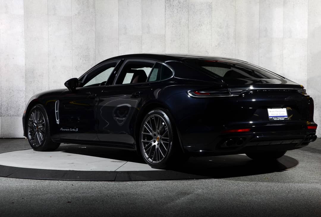 2023 Porsche Panamera Turbo S Executive — photo 7