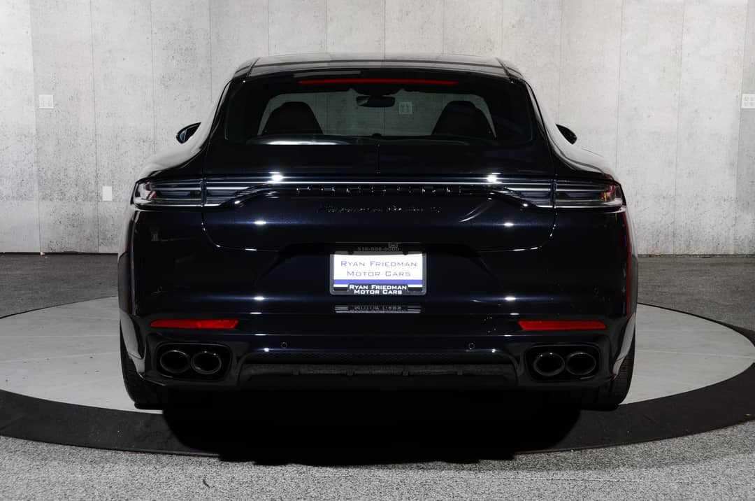 2023 Porsche Panamera Turbo S Executive — photo 9
