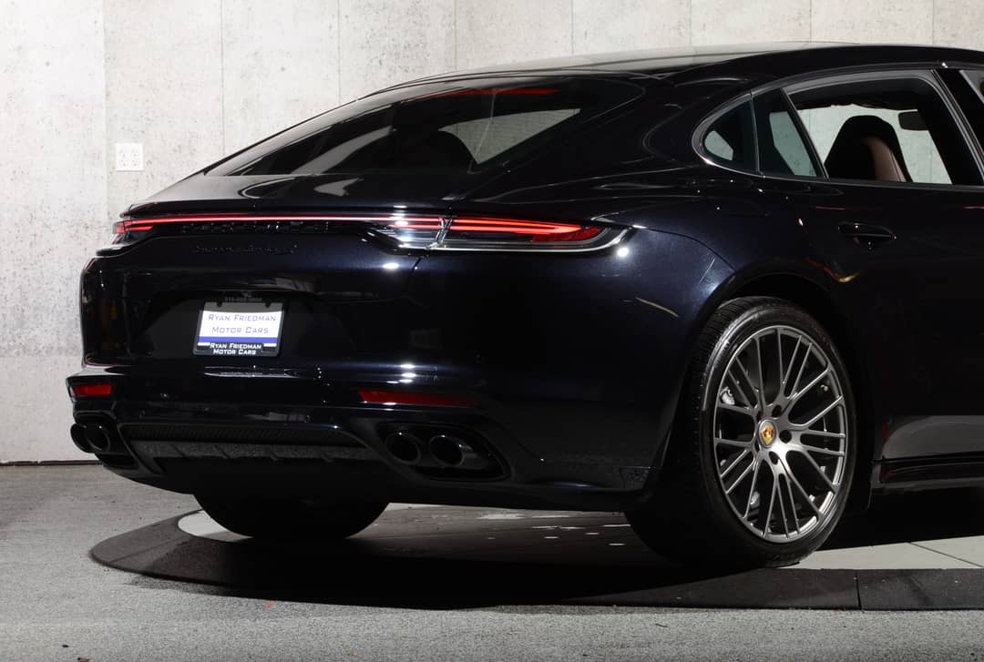 2023 Porsche Panamera Turbo S Executive — photo 10