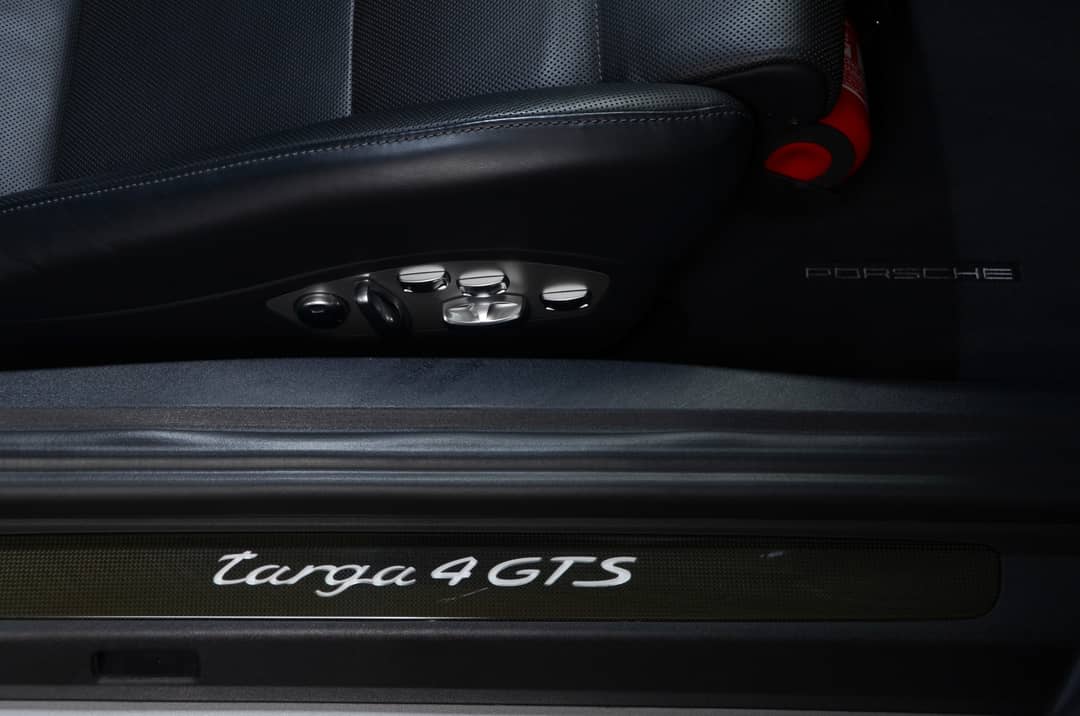2018 Porsche 911 Targa 4 GTS — photo 13