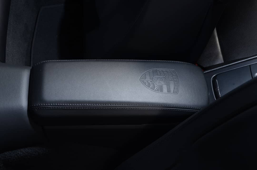 2018 Porsche 911 Targa 4 GTS — photo 16