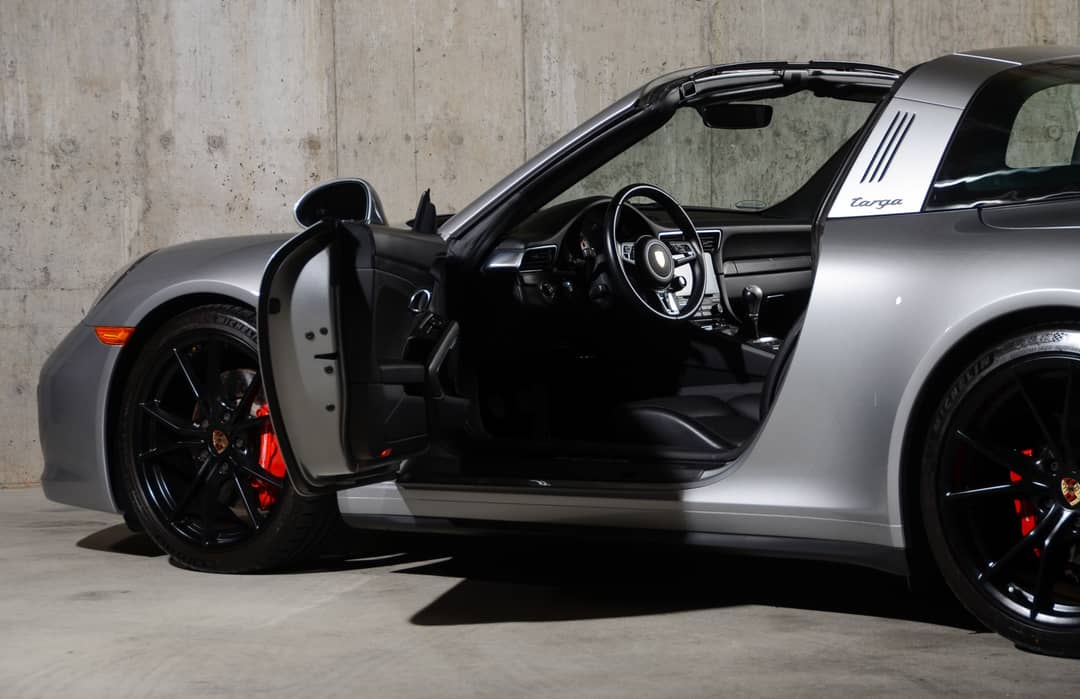 2018 Porsche 911 Targa 4 GTS — photo 36