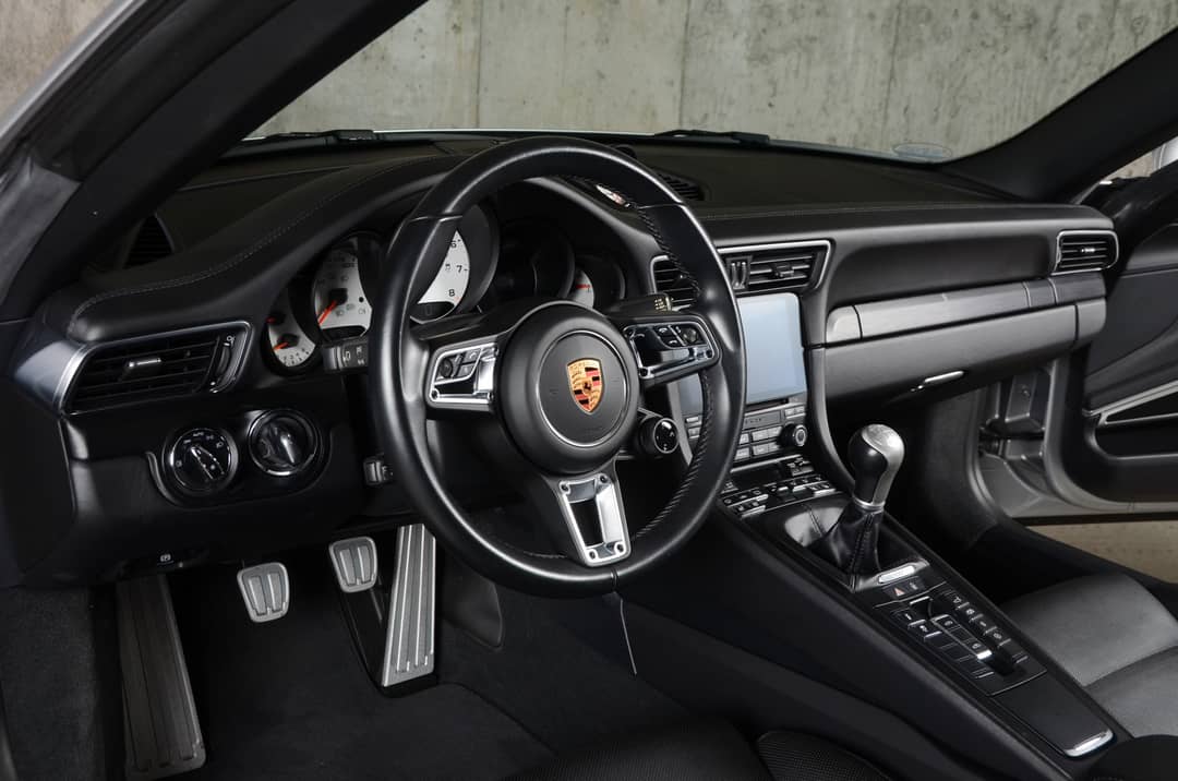 2018 Porsche 911 Targa 4 GTS — photo 47