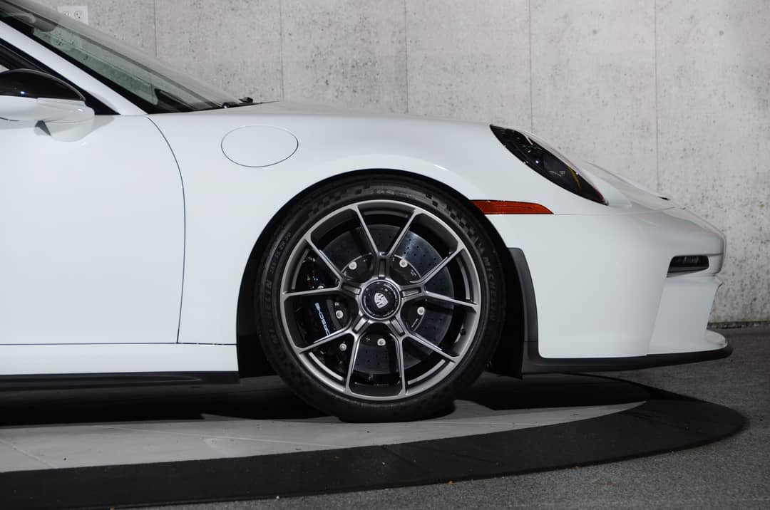 2024 Porsche 911 GT3 Touring — photo 2