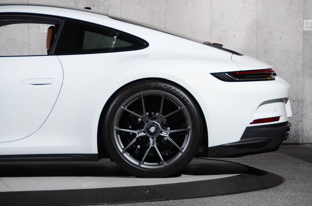 2024 Porsche 911 GT3 Touring — photo 17