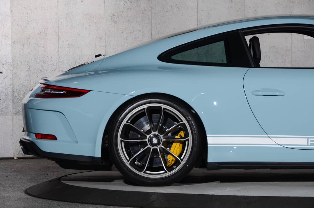 2018 Porsche 911 GT3 Touring — photo 2