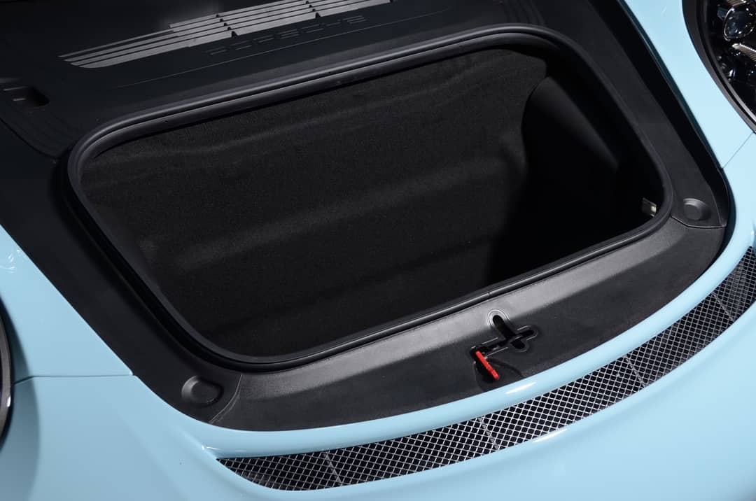 2018 Porsche 911 GT3 Touring — photo 13