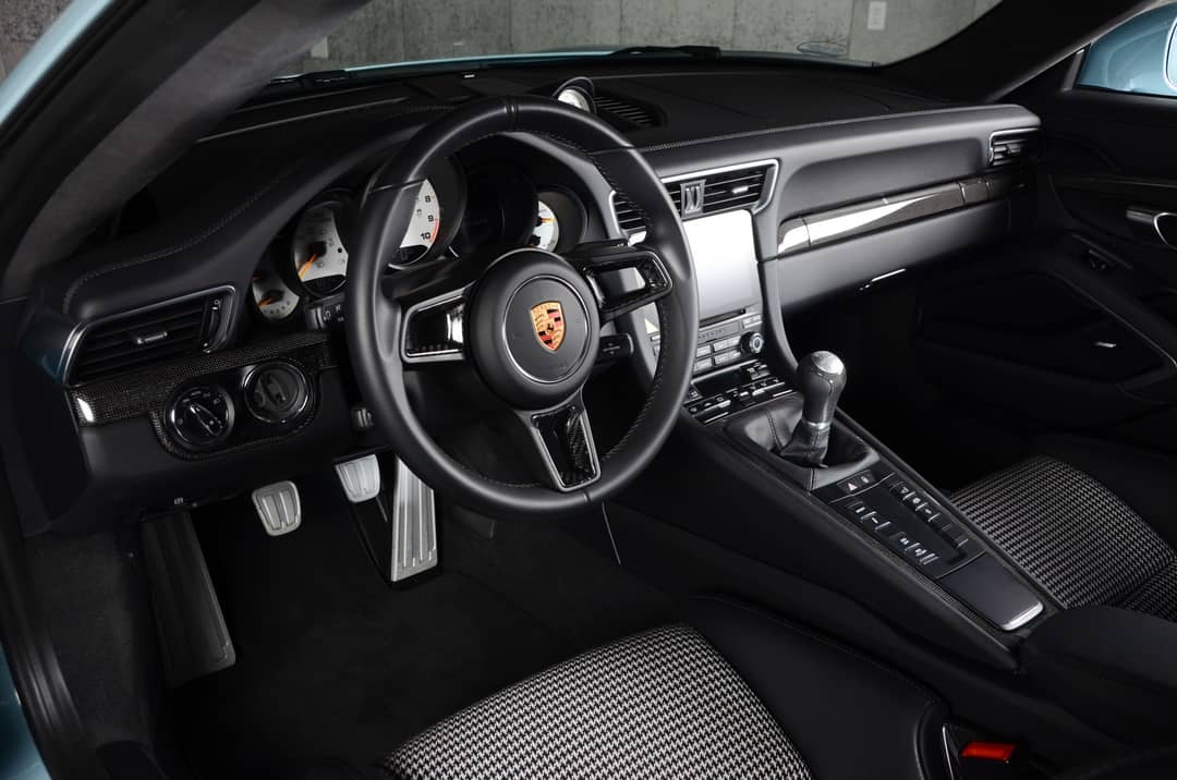 2018 Porsche 911 GT3 Touring — photo 47
