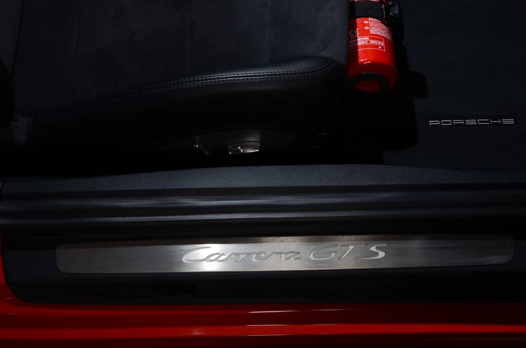 2016 Porsche 911 Carrera GTS — photo 13