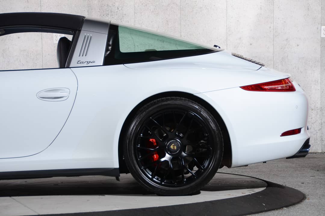2016 Porsche 911 Targa 4 GTS — photo 16