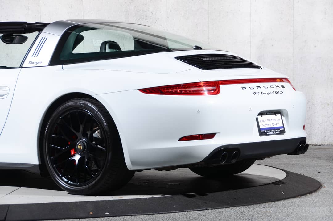 2016 Porsche 911 Targa 4 GTS — photo 21