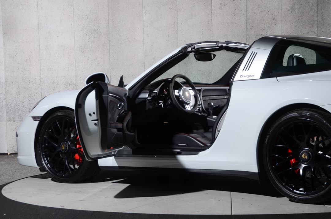 2016 Porsche 911 Targa 4 GTS — photo 24