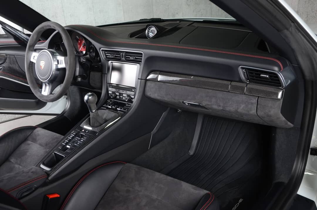 2016 Porsche 911 Targa 4 GTS — photo 31