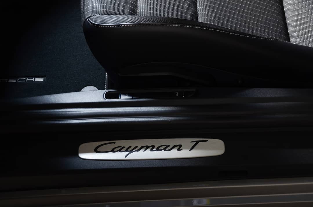2021 Porsche 718 Cayman T — photo 13
