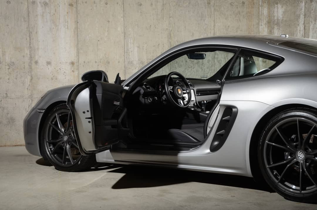 2021 Porsche 718 Cayman T — photo 29