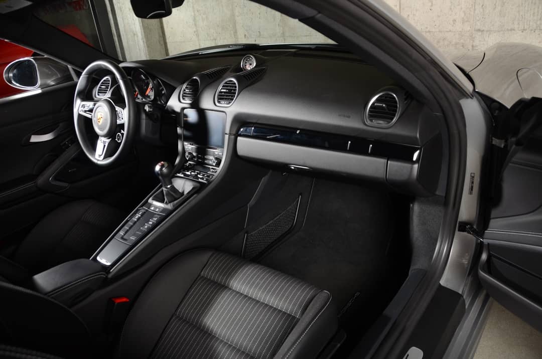 2021 Porsche 718 Cayman T — photo 41