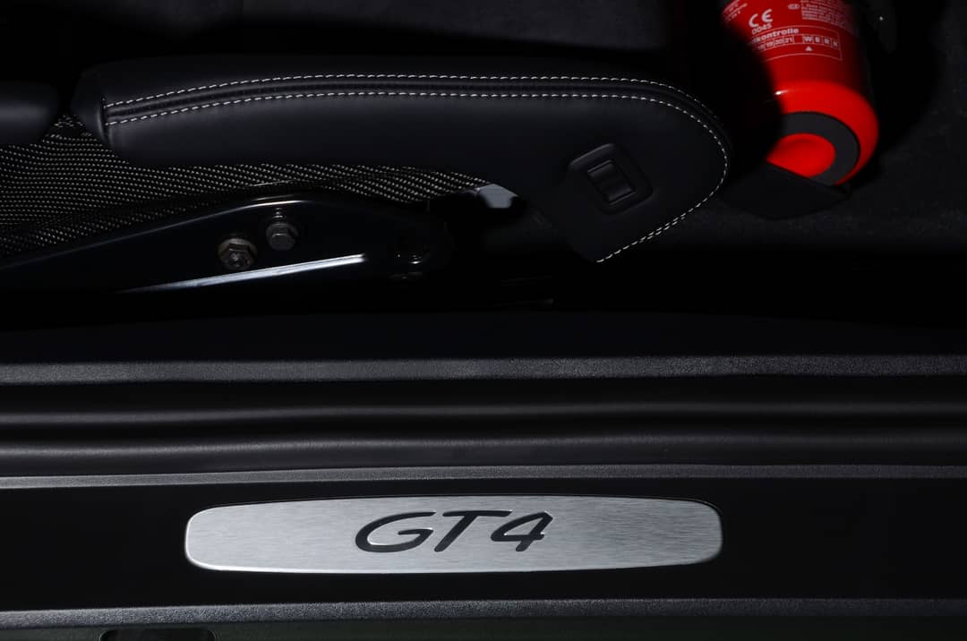 2016 Porsche Cayman GT4 — photo 26