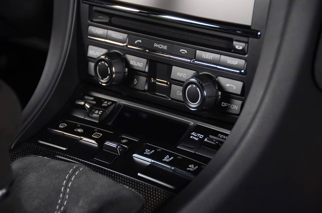 2016 Porsche Cayman GT4 — photo 29