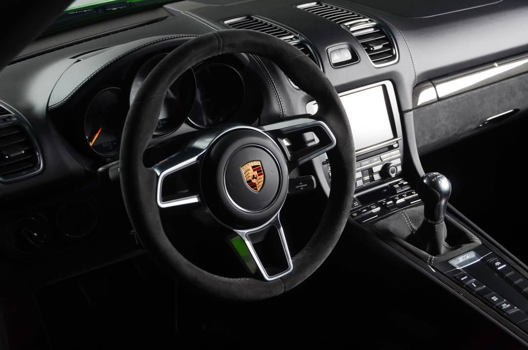 2016 Porsche Cayman GT4 — photo 39