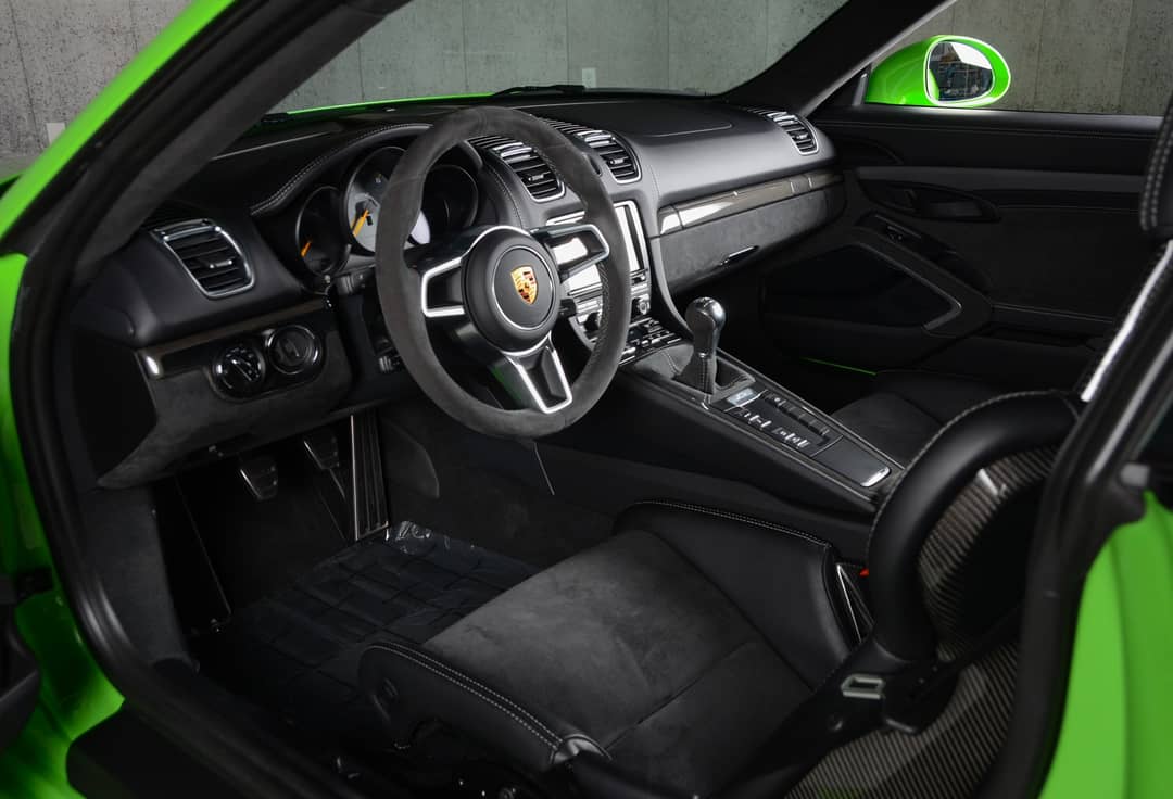 2016 Porsche Cayman GT4 — photo 41