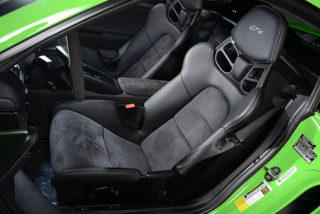 2016 Porsche Cayman GT4 — photo 42