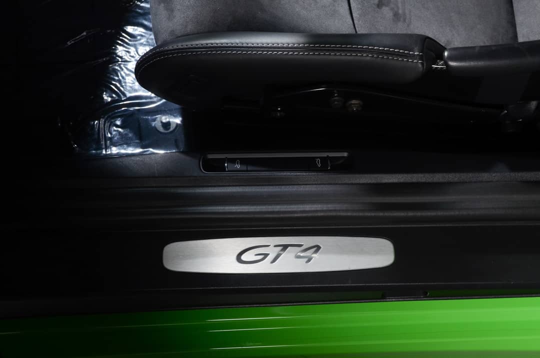 2016 Porsche Cayman GT4 — photo 45