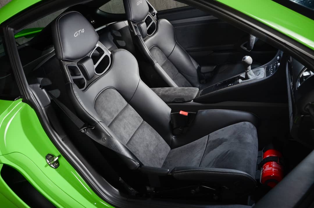 2016 Porsche Cayman GT4 — photo 46