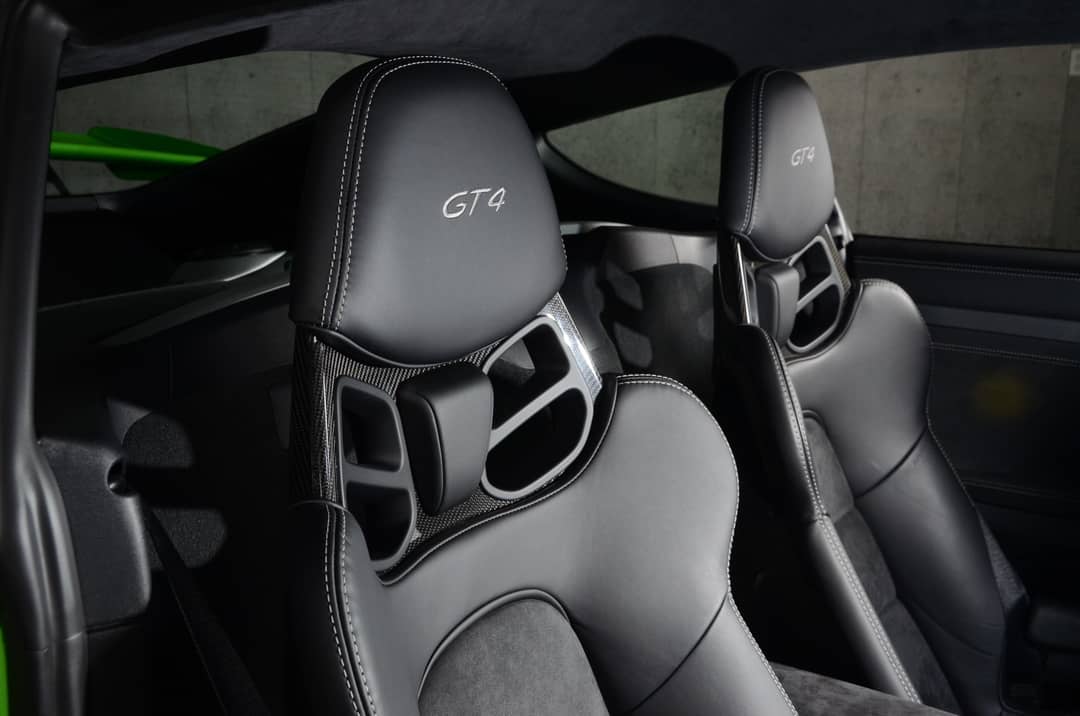 2016 Porsche Cayman GT4 — photo 47