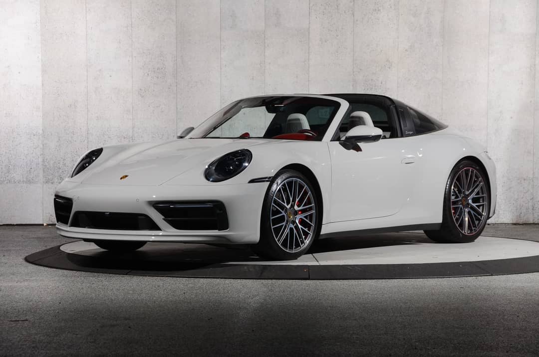 2022 Porsche 911 Targa 4S — photo 11