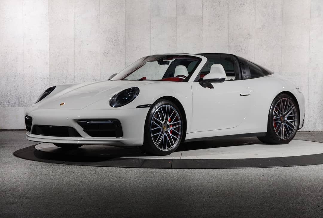 2022 Porsche 911 Targa 4S — photo 13