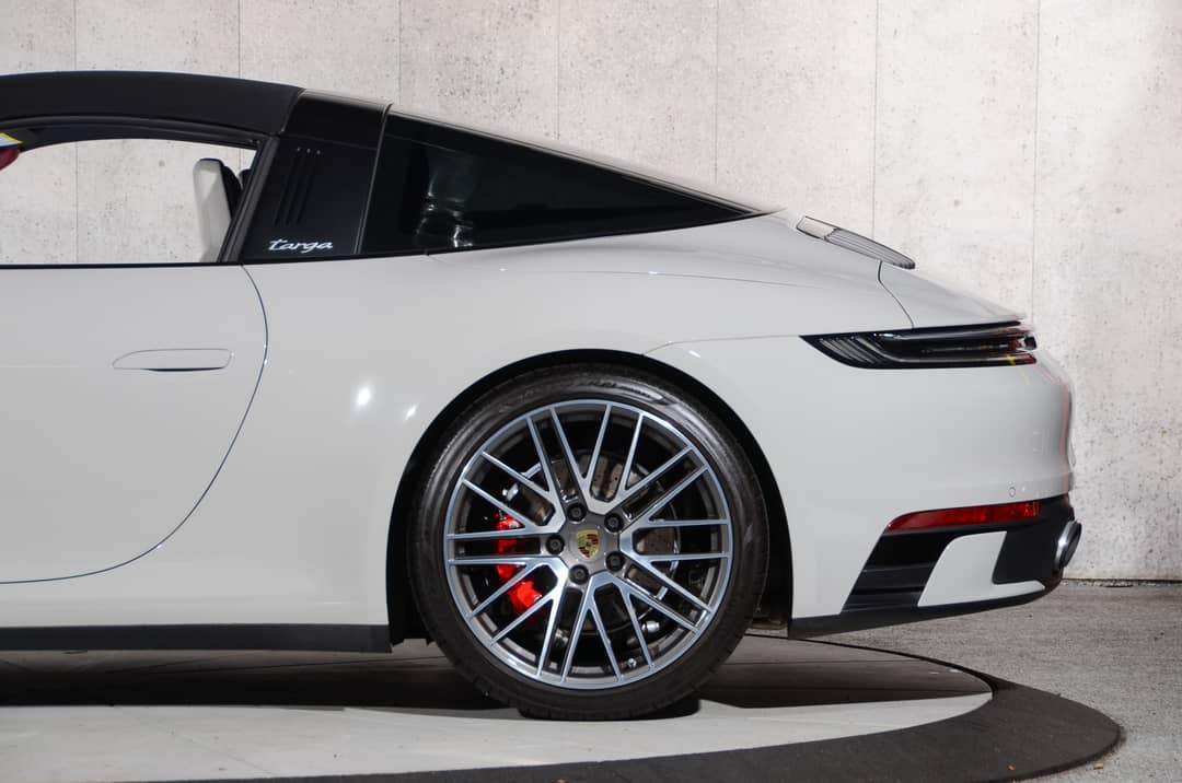 2022 Porsche 911 Targa 4S — photo 15