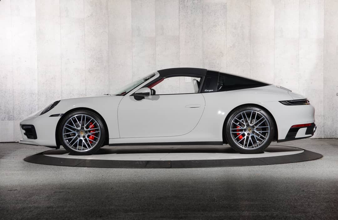 2022 Porsche 911 Targa 4S — photo 16