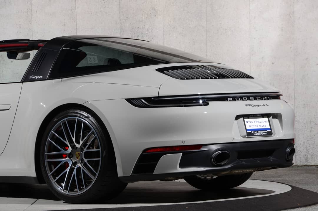 2022 Porsche 911 Targa 4S — photo 19