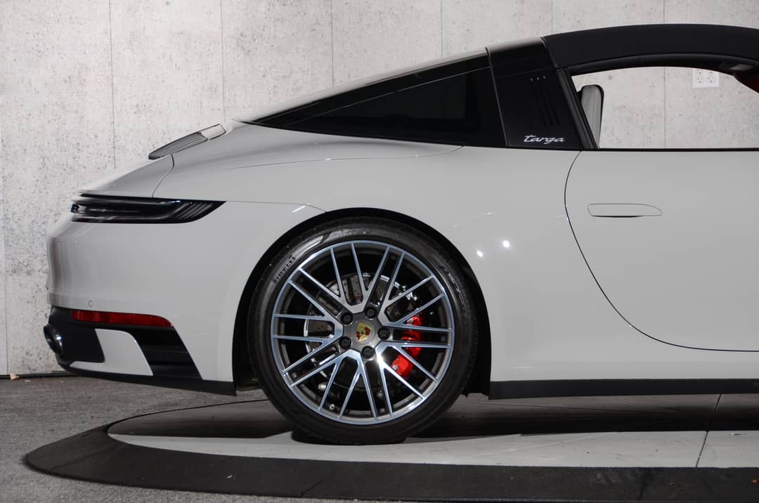 2022 Porsche 911 Targa 4S — photo 3