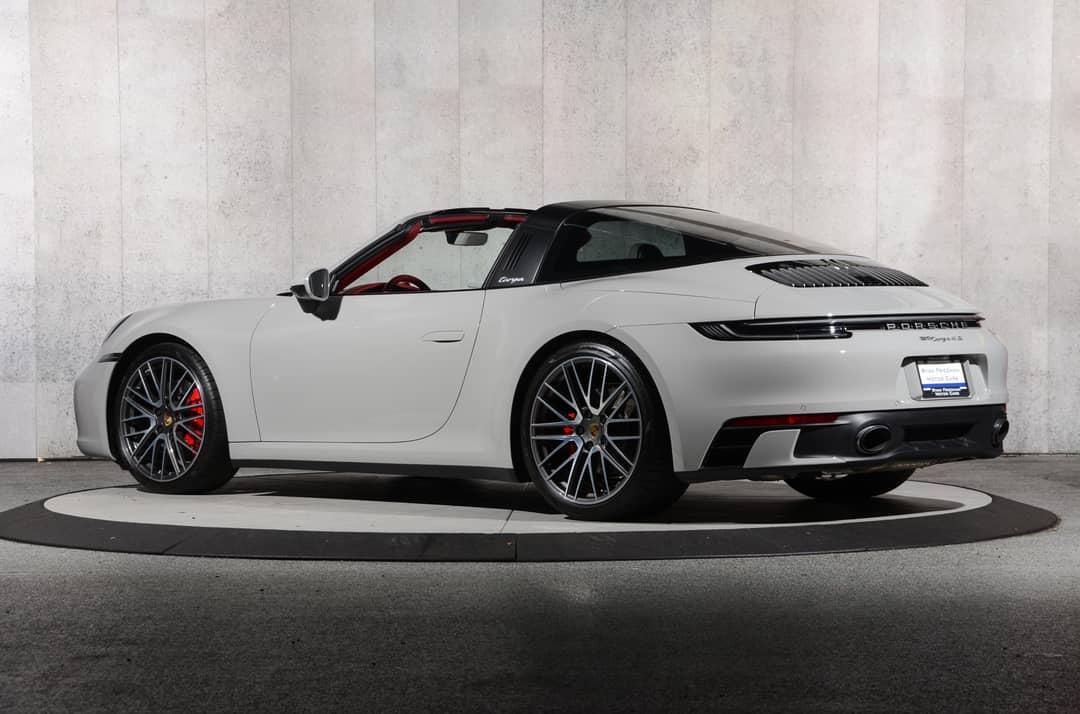 2022 Porsche 911 Targa 4S — photo 20