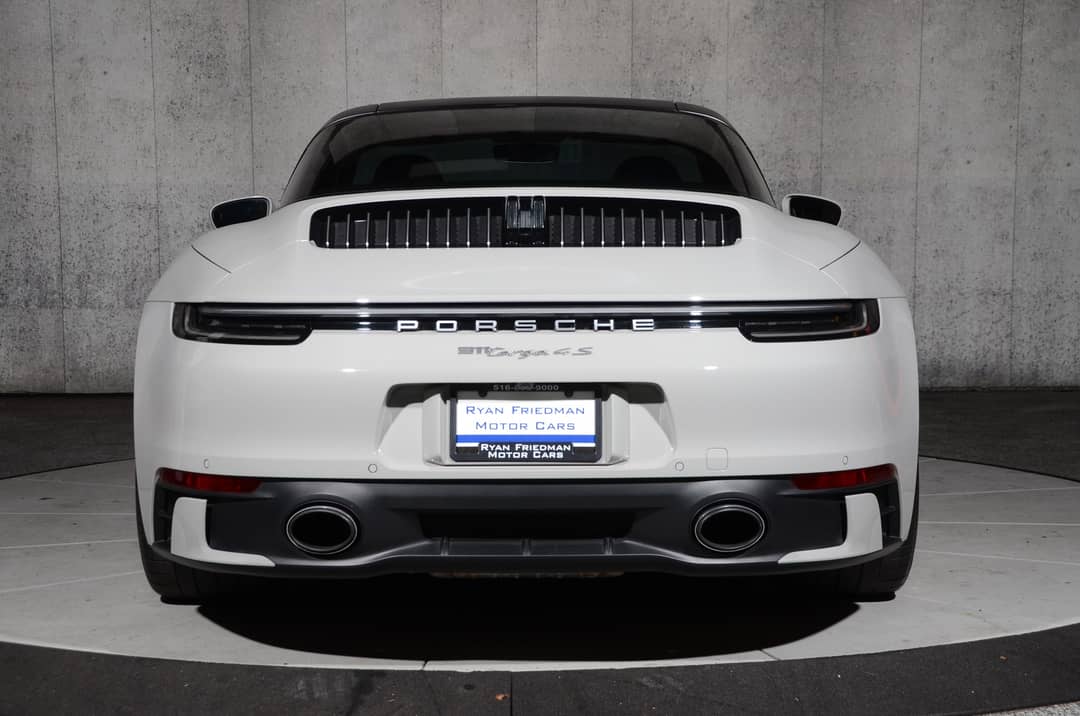 2022 Porsche 911 Targa 4S — photo 23