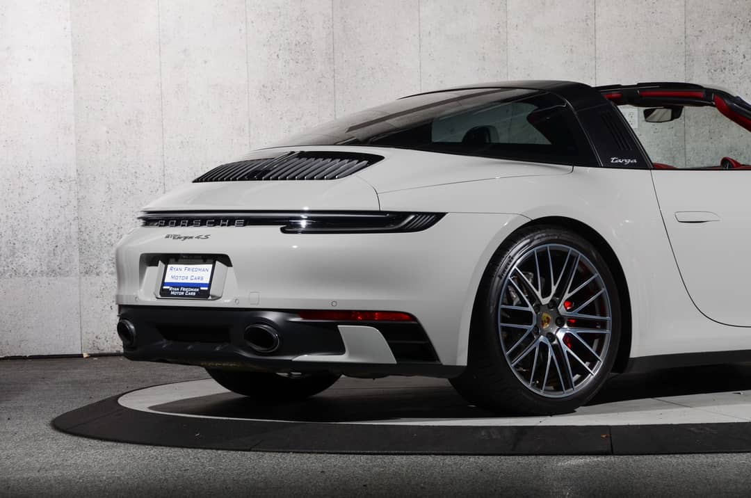 2022 Porsche 911 Targa 4S — photo 27