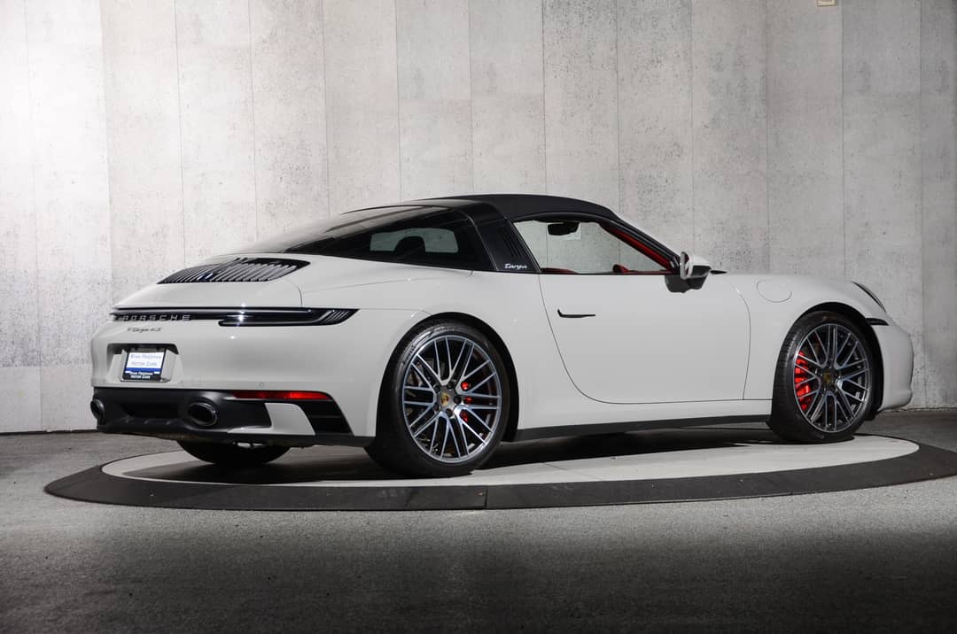 2022 Porsche 911 Targa 4S — photo 28