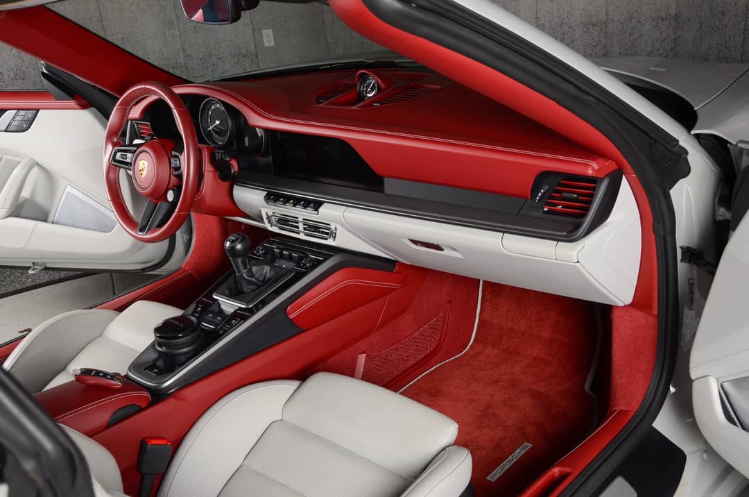 2022 Porsche 911 Targa 4S — photo 31